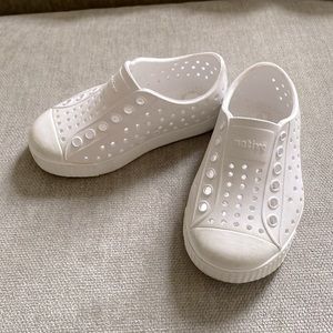 White NATIVE shoes slip-on water shoes toddler c6